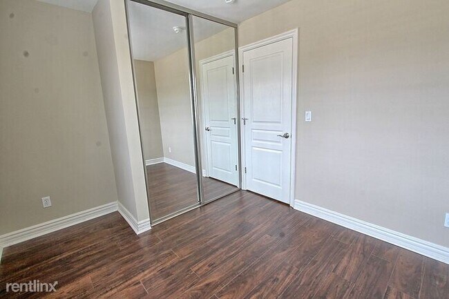 Building Photo - 2601 Cortez Dr