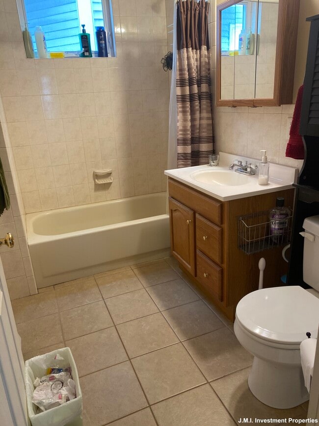 Building Photo - 5 Lowden Ave