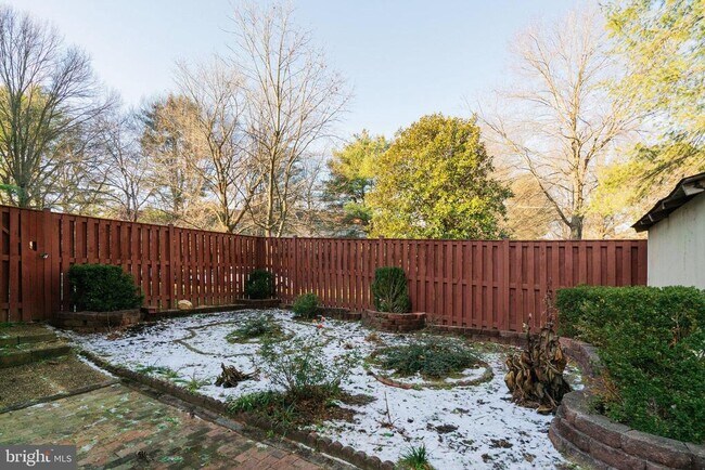 Building Photo - 6515 Field Master Dr