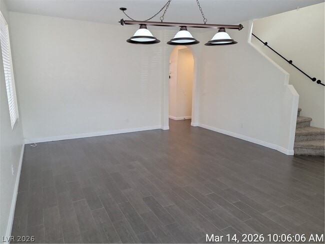 Building Photo - 998 Lone Pine River Ave