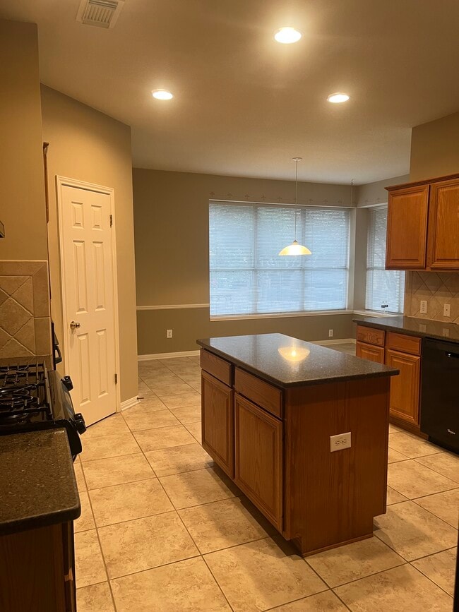 Building Photo - 12913 Tapadero Dr