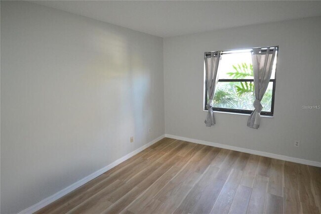 Building Photo - 3399 Mermoor Dr