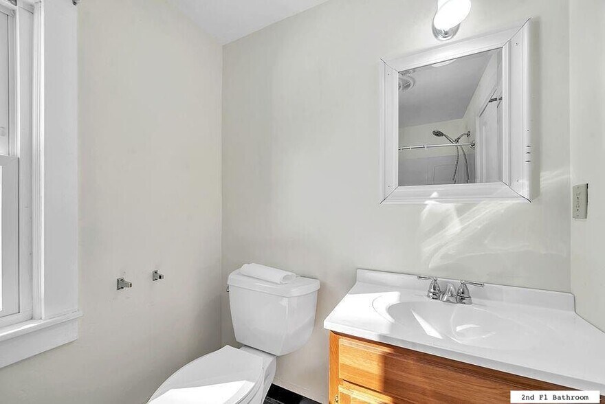 2nd floor bath - 153 Hunting Lodge Rd