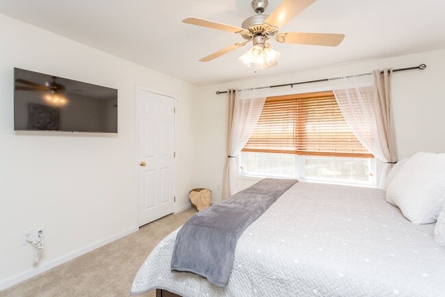 Building Photo - Spacious 4-Bedroom Home in Massanutten Resort