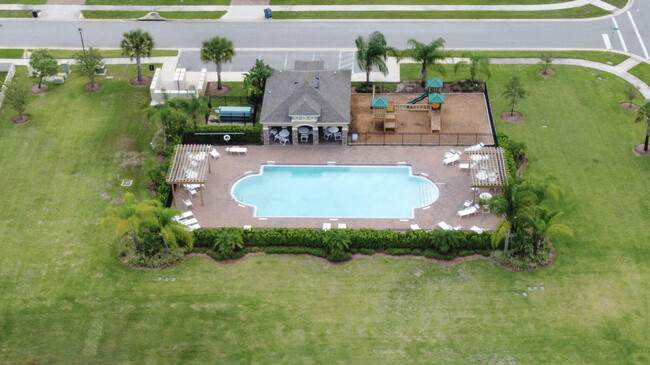 Building Photo - 922 Remington Green Dr SE