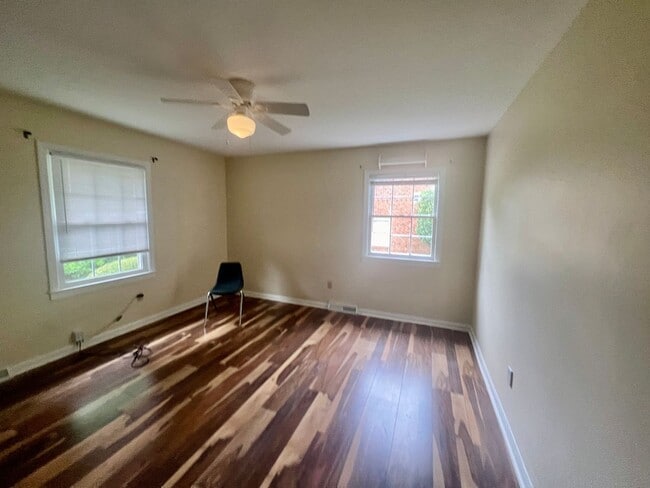 Building Photo - 4 BR, 1 car garage, Very desirable Pine Valley Community and Schools! Fenced yard! Hard wood floo...