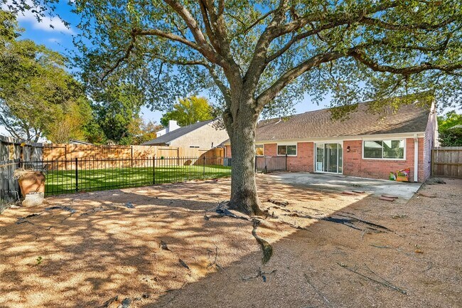 Building Photo - 21234 Park Willow Dr