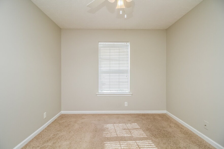 Building Photo - 3221 Lexmark Cir