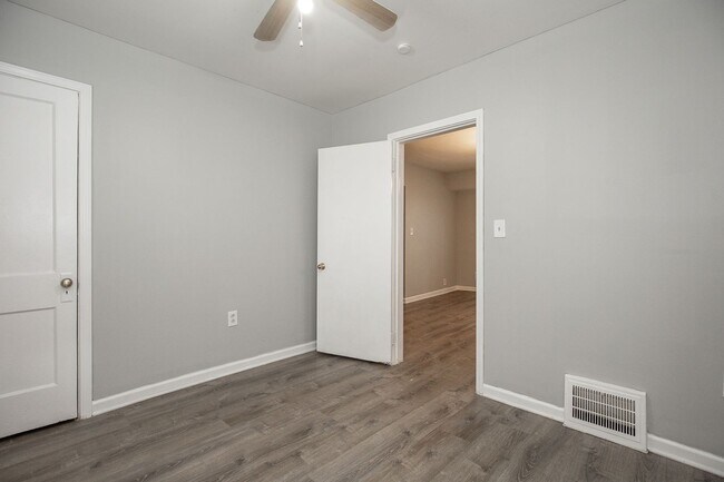 Building Photo - 3262 W 122nd St