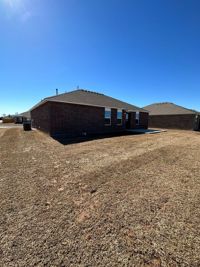 Building Photo - Move-In Ready 3 Bedroom, 2 Bathroom Home in Broken Arrow
