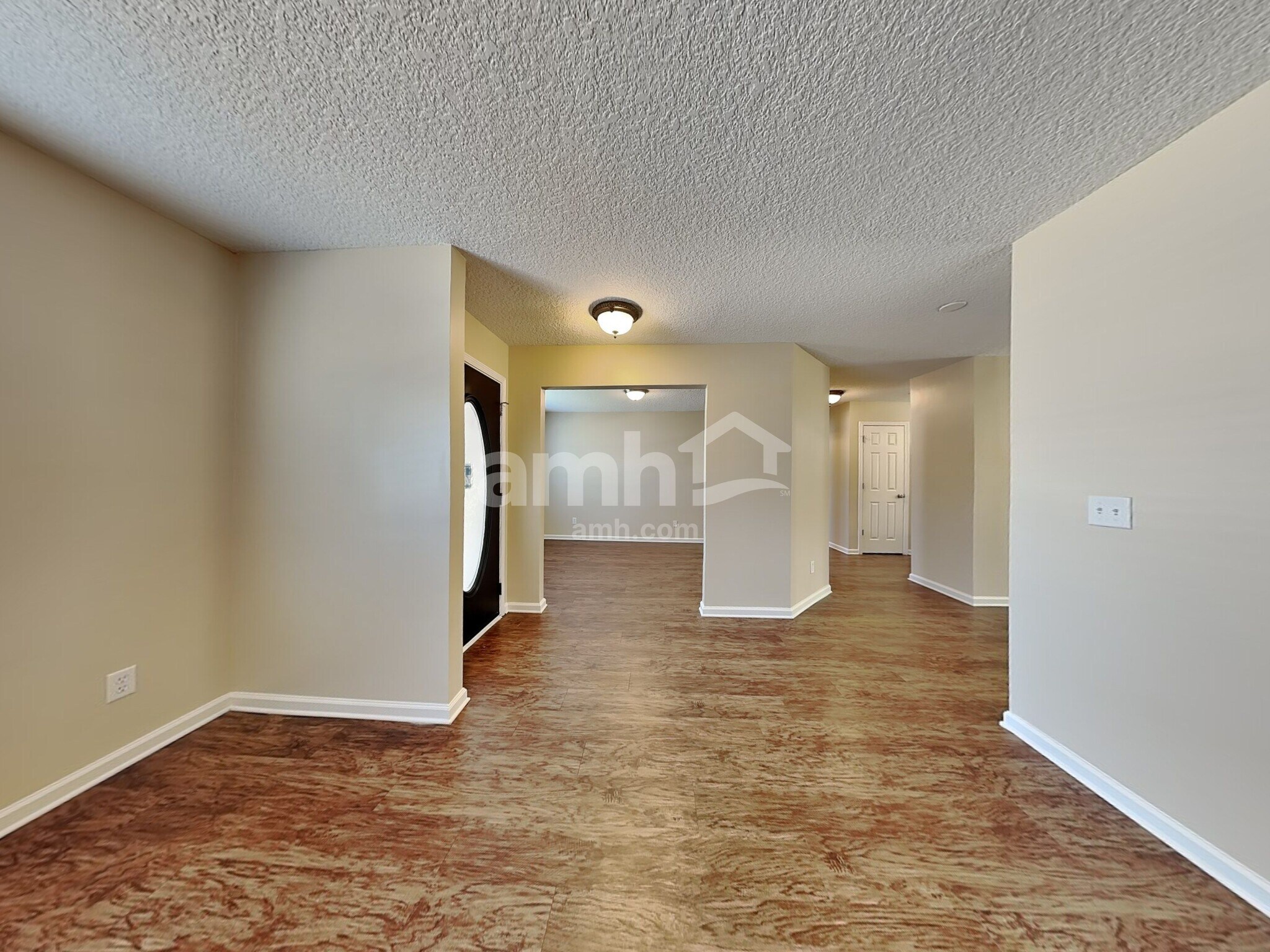 Building Photo - 1379 Samantha Cir E