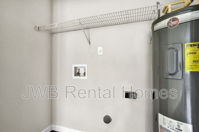 Building Photo - 3511 Rockwood Dr