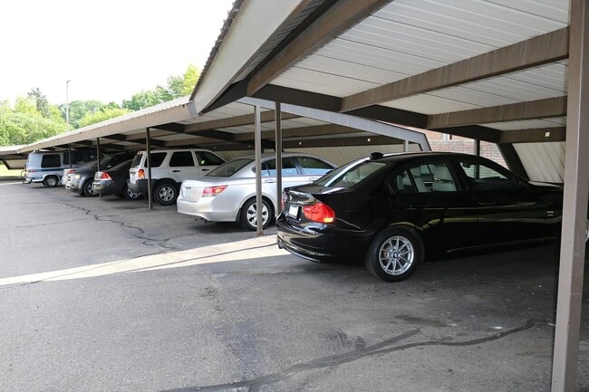 Building Photo - 30060 W 12 Mile Rd