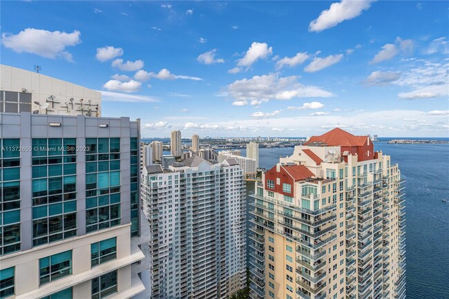 Building Photo - 1200 Brickell Bay Dr