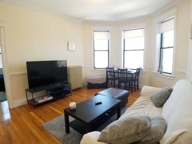 Primary Photo - 1340 Commonwealth Ave