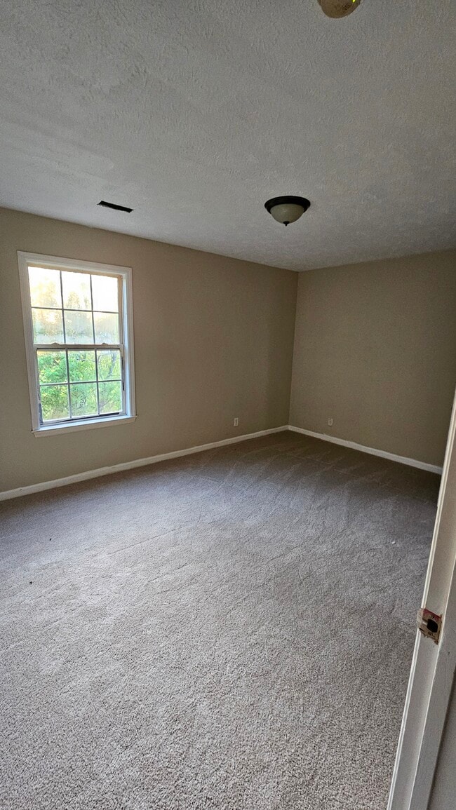 Building Photo - 138 Fox Creek Ct