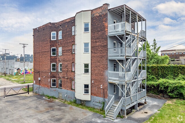 Alternate View - Royal Midtown