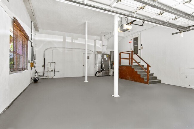 Building Photo - 7810 S Tropical Trail