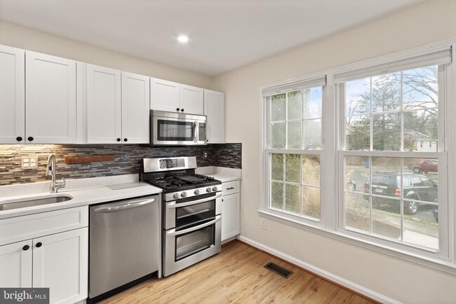 Building Photo - 2410 Alsop Ct