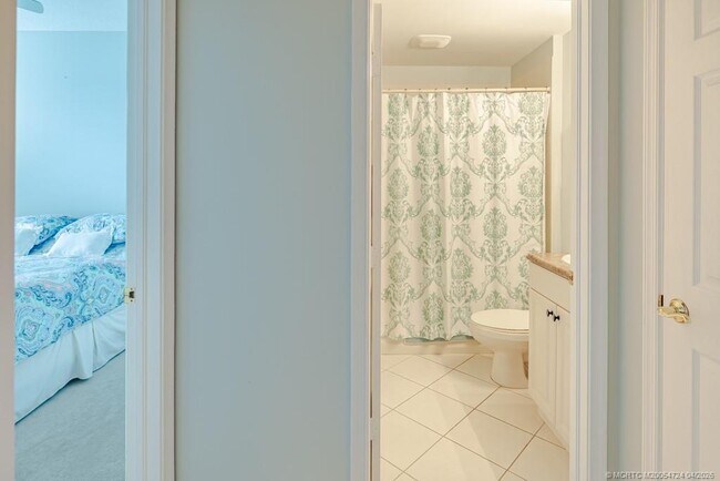 Building Photo - 2371 SW Carriage Hill Terrace