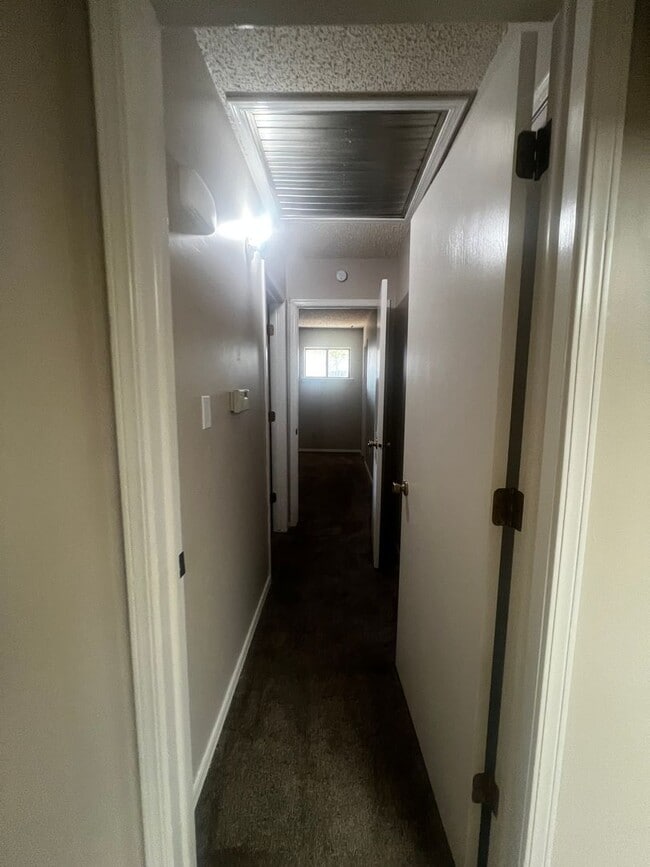 Building Photo - 4802 Skywood Dr