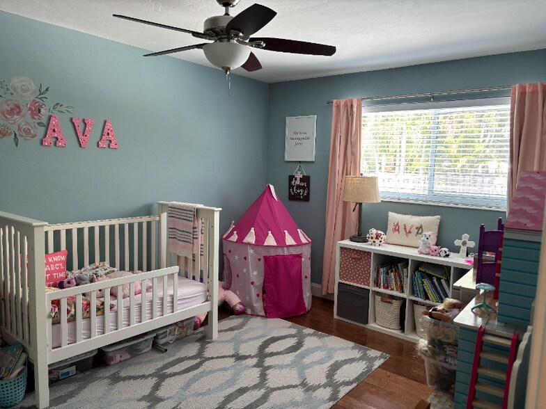 Building Photo - 2432 NE 26th Ave