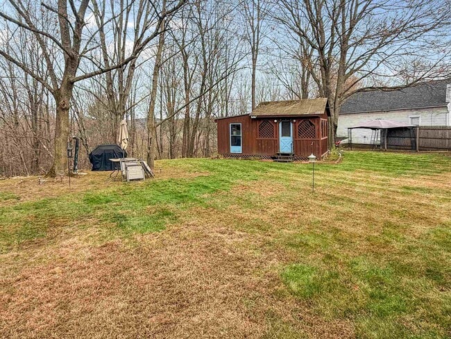 Building Photo - 230 King St