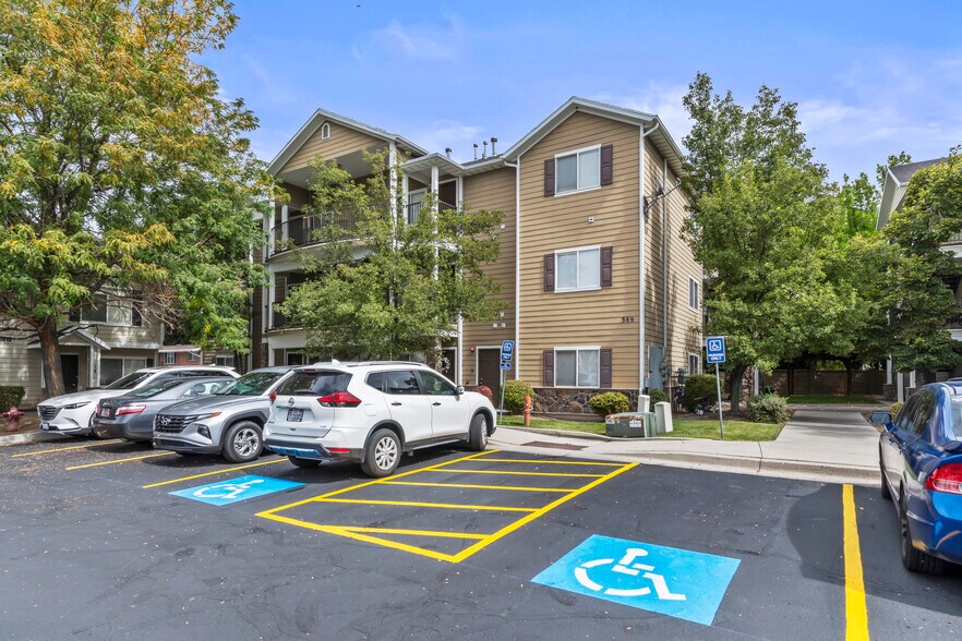 Building Photo - 389 S State St