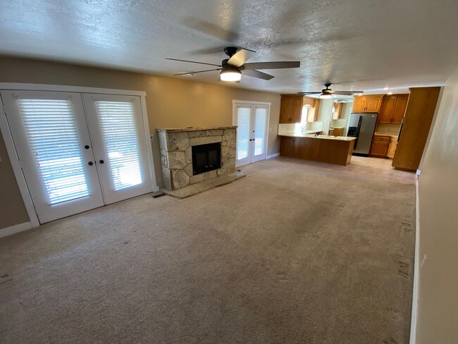 Building Photo - Great single story home with basement in g...