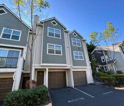 Building Photo - Gorgeous 2 bedroom 2 bath townhome available now!