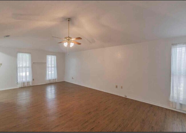 Building Photo - 1317 Bryan Pl