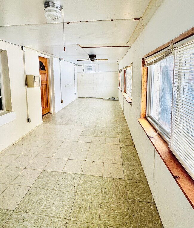 Building Photo - Lovers Lane Basement