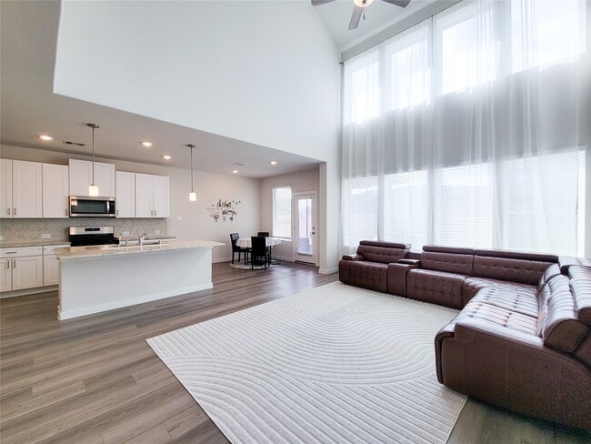 Building Photo - 8406 Hazel River Dr