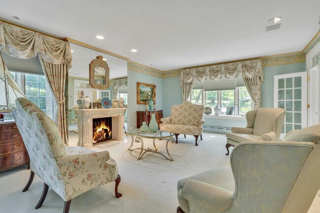 Building Photo - 787 Peach Tree Ln