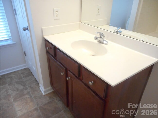 Building Photo - 2331 Crosscut Dr