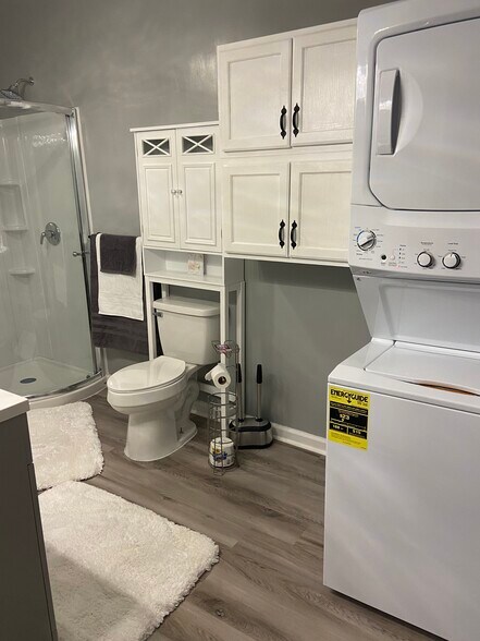 Bathroom /washing machine/dryer - 7853 Mohansic Park Ln