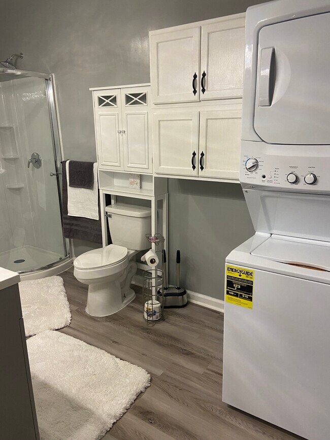 Bathroom /washing machine/dryer - 7853 Mohansic Park Ln