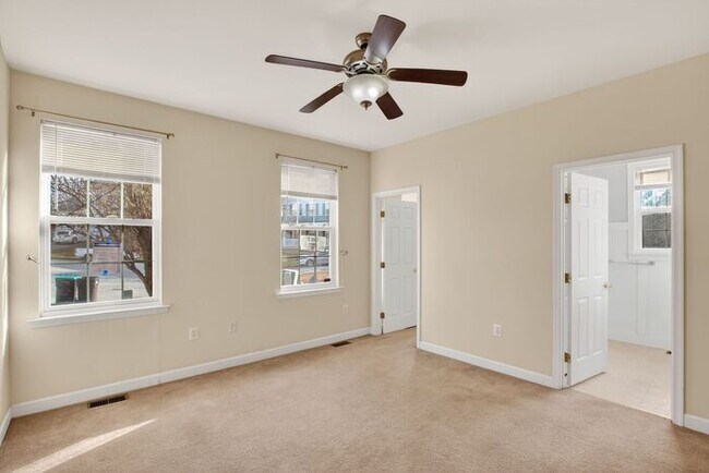 Building Photo - 47106 Green Leaf Ct