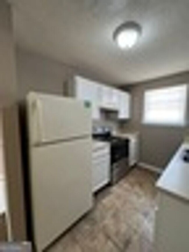 Building Photo - 409 Baltic Ct