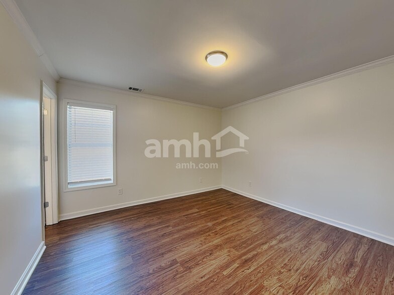 Building Photo - 4504 Insdale Ct NW