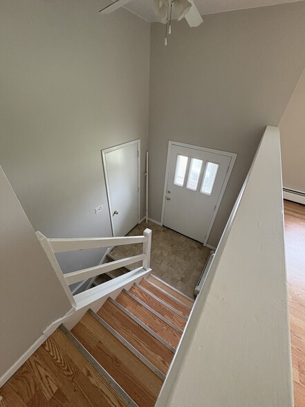 Building Photo - 1511 S Point Rd