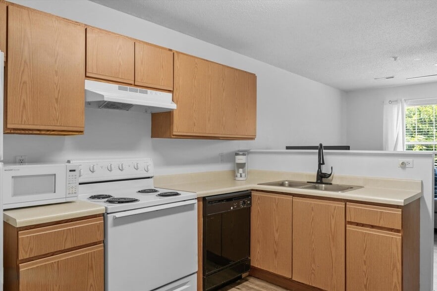 Kitchen - 1132 Fielding Dr