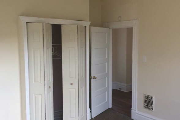 Building Photo - 811 Sarah St