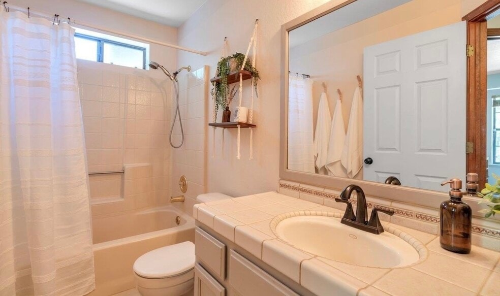 Building Photo - 22689 Cedar Pines Ave