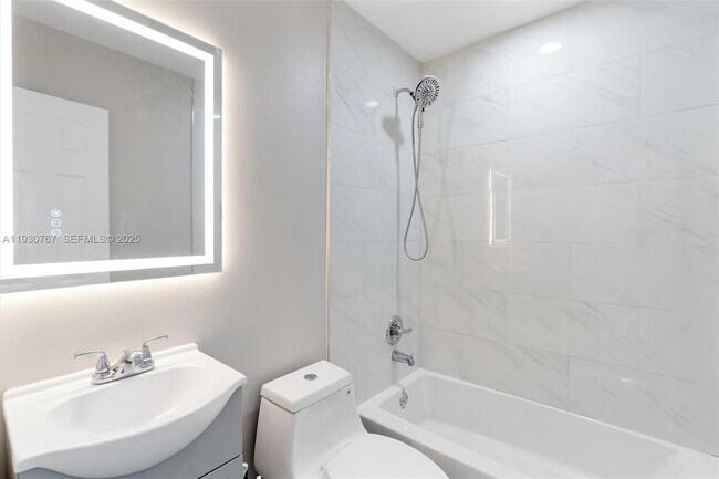 Building Photo - 1815 N 27th Ave