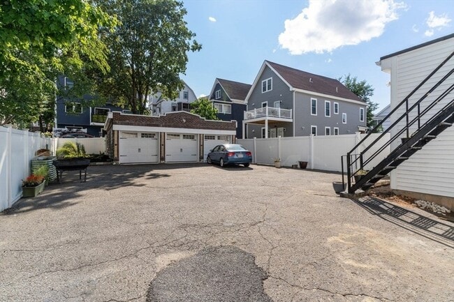 Building Photo - 102 Jaques St