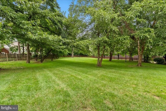 Building Photo - 1033 N George Mason Dr