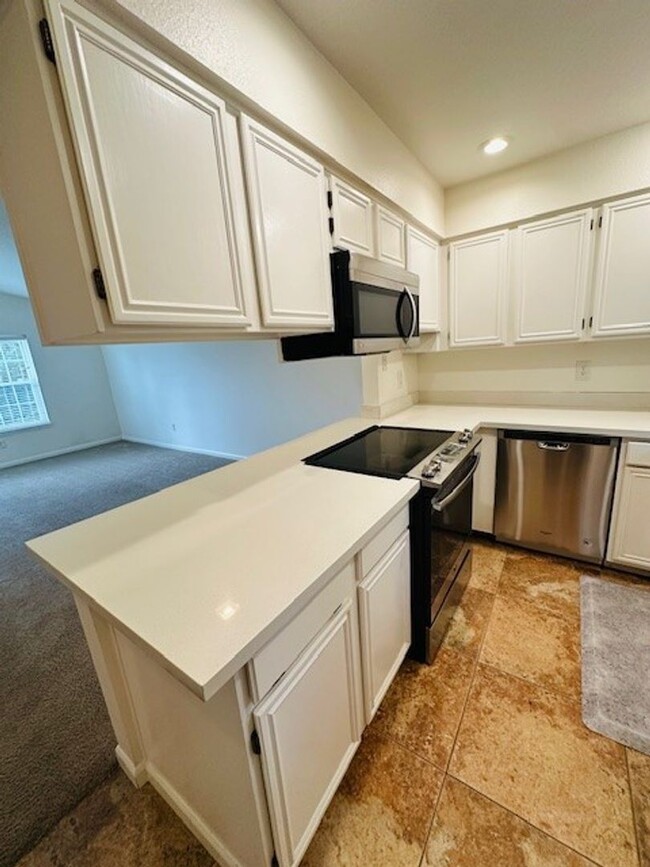 Building Photo - 2Bd/2Ba Bellevue Condo