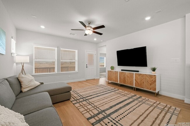 Building Photo - 2623 Suncadia Ln