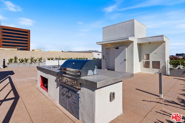 Building Photo - 11908 Exposition Blvd